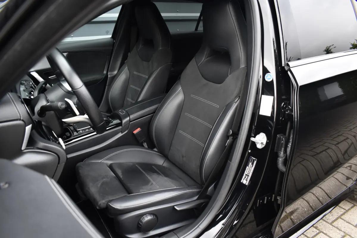 250 e AMG Line | Sfeerverlichting | Stoelverwarming | 18'' Wielen | CarPlay | Navigatie |