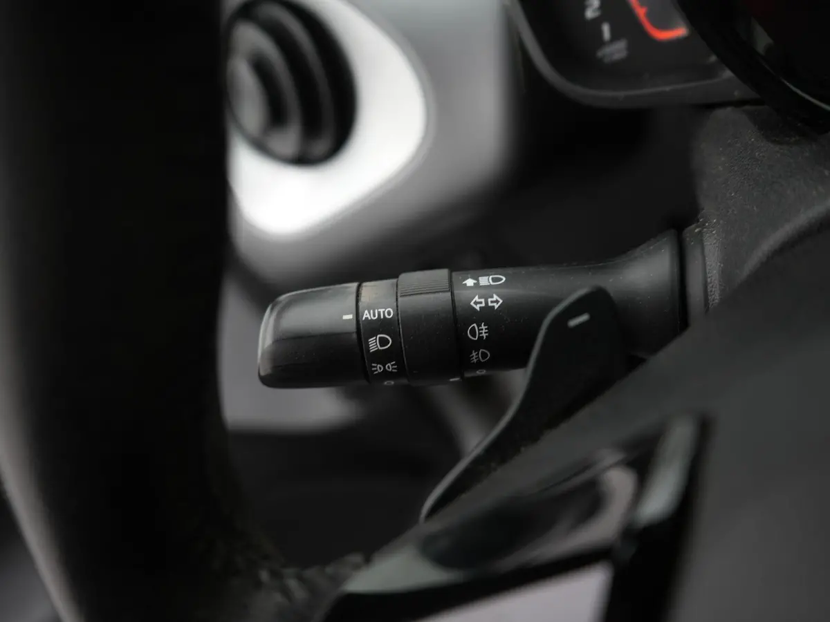1.0 VVT-i x-cite AUTOMAAT | CAMERA | MIRROR LINK | CLIMATE CONTROL