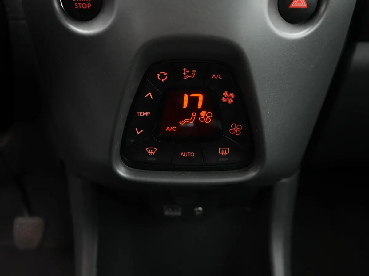 1.0 VVT-i x-cite AUTOMAAT | CAMERA | MIRROR LINK | CLIMATE CONTROL