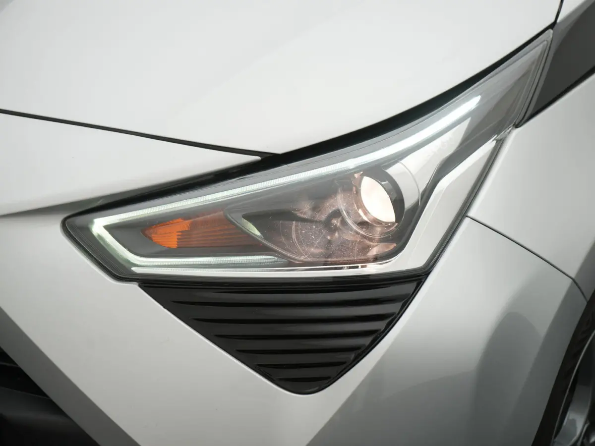 1.0 VVT-i x-cite AUTOMAAT | CAMERA | MIRROR LINK | CLIMATE CONTROL