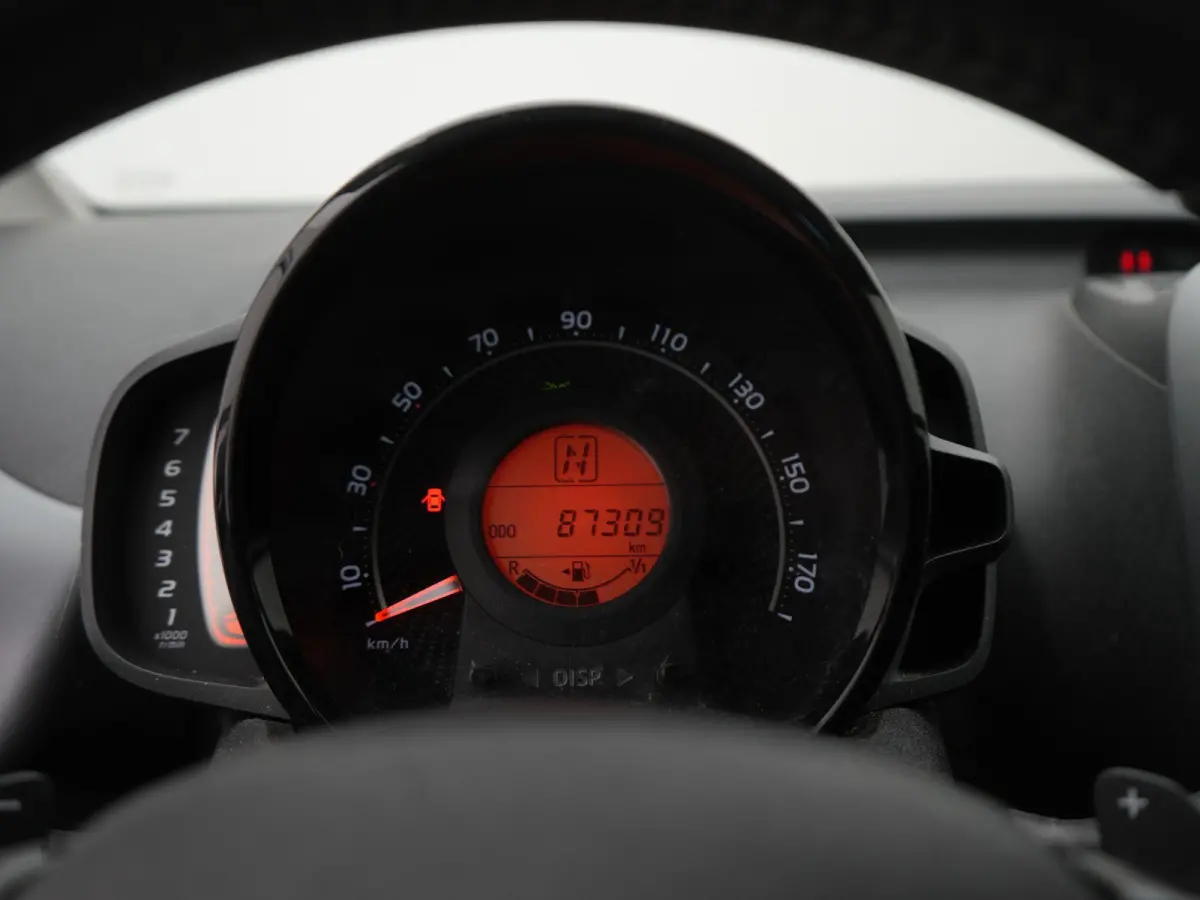1.0 VVT-i x-cite AUTOMAAT | CAMERA | MIRROR LINK | CLIMATE CONTROL