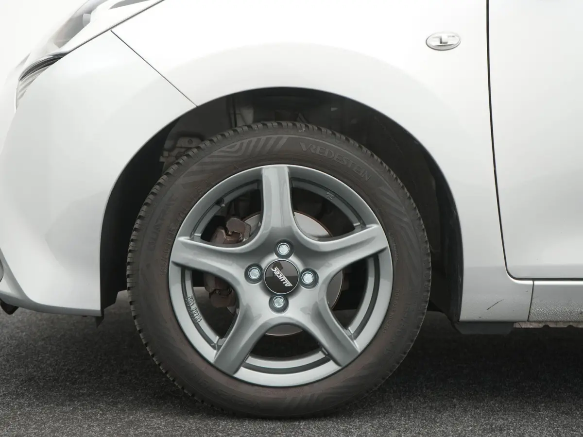 1.0 VVT-i x-cite AUTOMAAT | CAMERA | MIRROR LINK | CLIMATE CONTROL