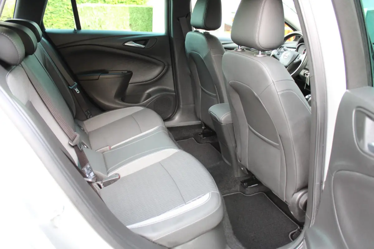 1.2 Design & Tech|Carplay|Camera|Climate|PDC|Cruise|