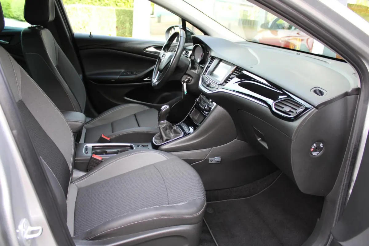 1.2 Design & Tech|Carplay|Camera|Climate|PDC|Cruise|