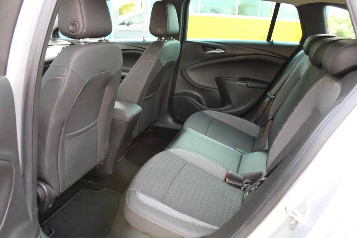 1.2 Design & Tech|Carplay|Camera|Climate|PDC|Cruise|