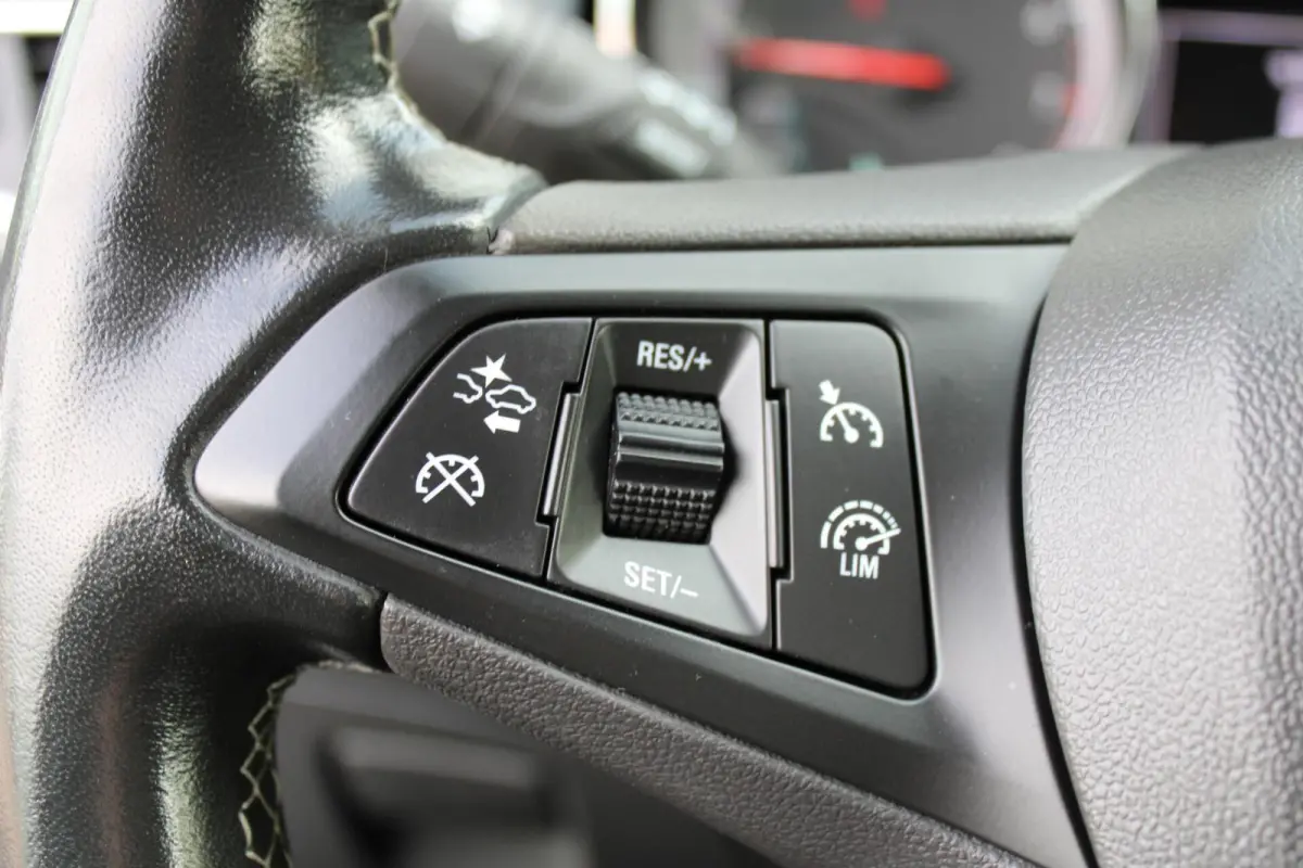 1.2 Design & Tech|Carplay|Camera|Climate|PDC|Cruise|