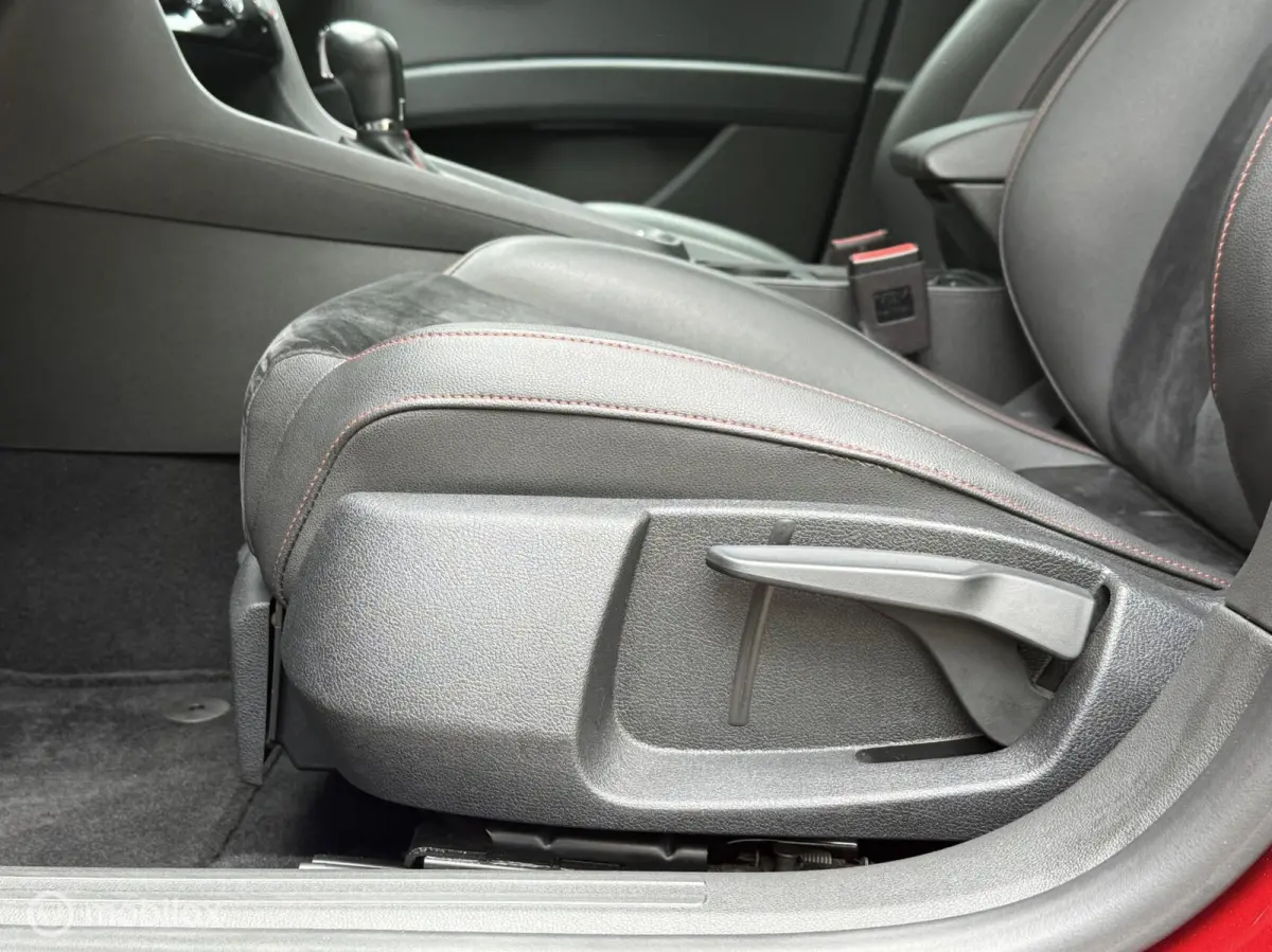 1.8 TSI FR DSG Aerodynamica Panodak Navi Seat Sound Carplay Camera Alcantara