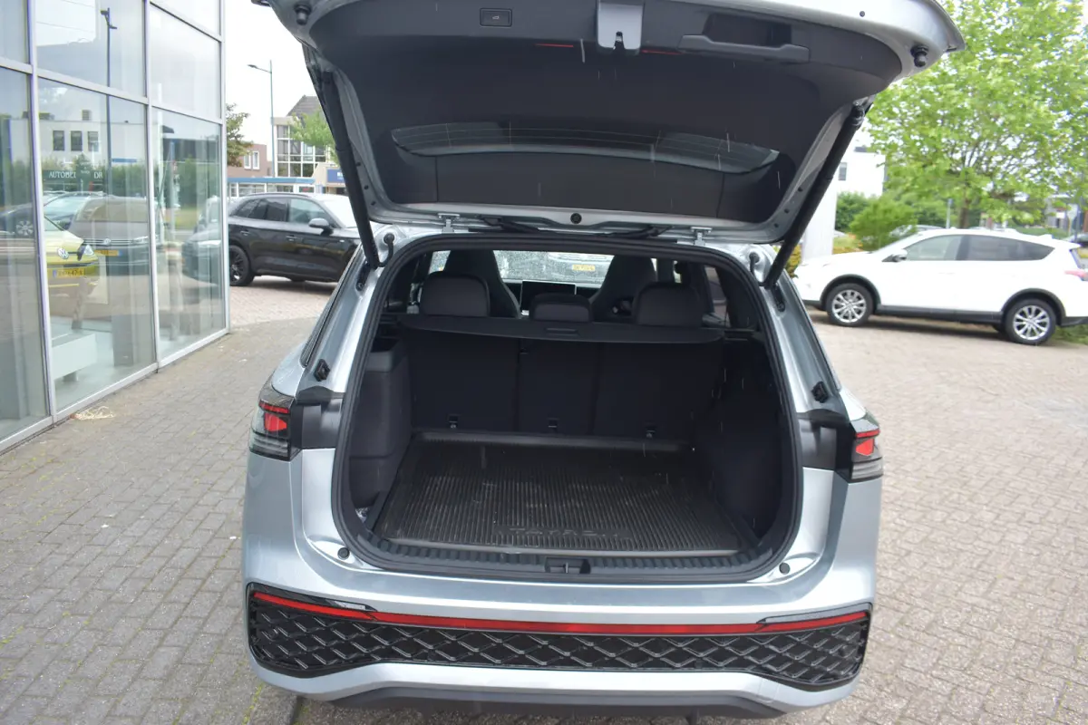 1.5 eHybrid 204PK DSG-6 R-Line Edition | TREKHAAK | 20 INCH | BLACK STYLE | DESIGN + COMFORT + ASSISTANCE PAKKET