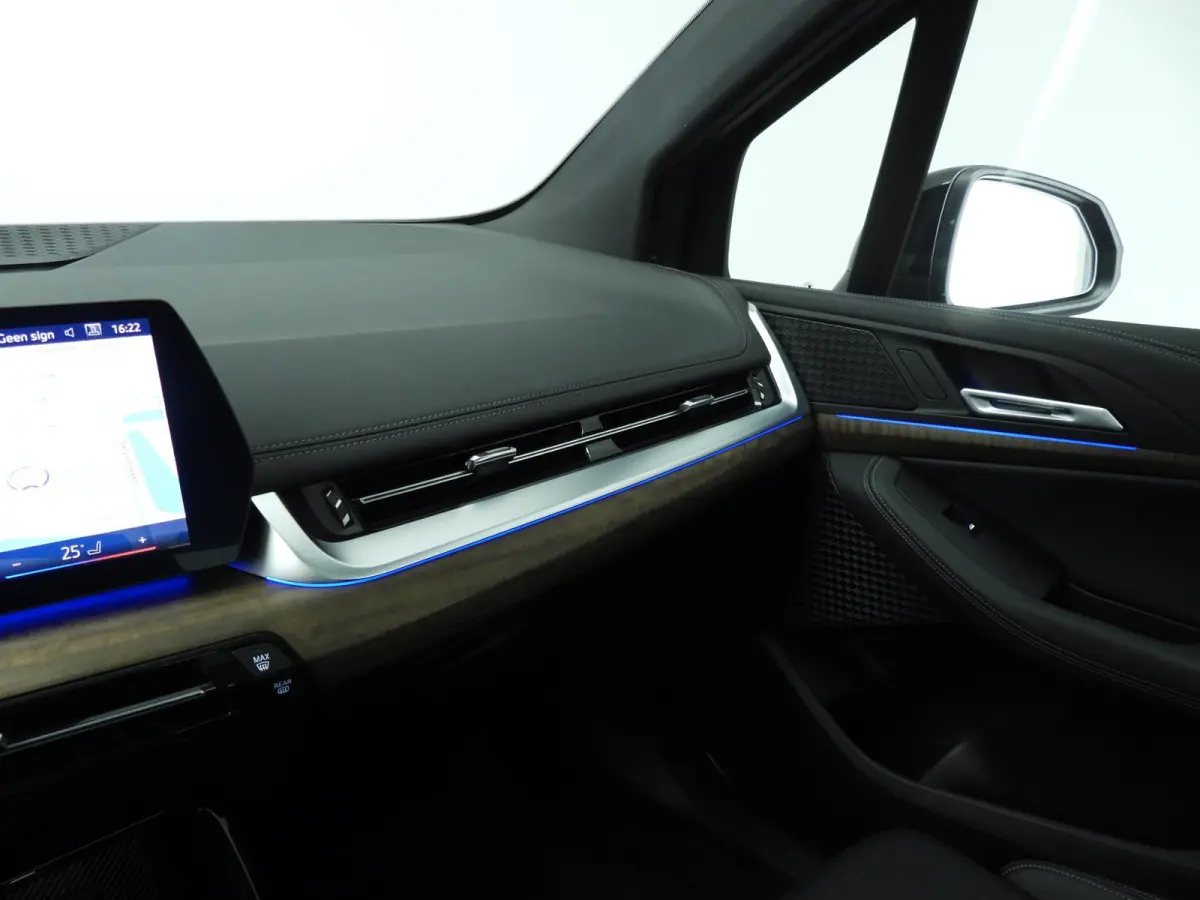 218i | M-Sportpakket  | LED | Navigatie | Panoramadak | Stoelverwarming | Keyles go | DAB | Alu 19 inch