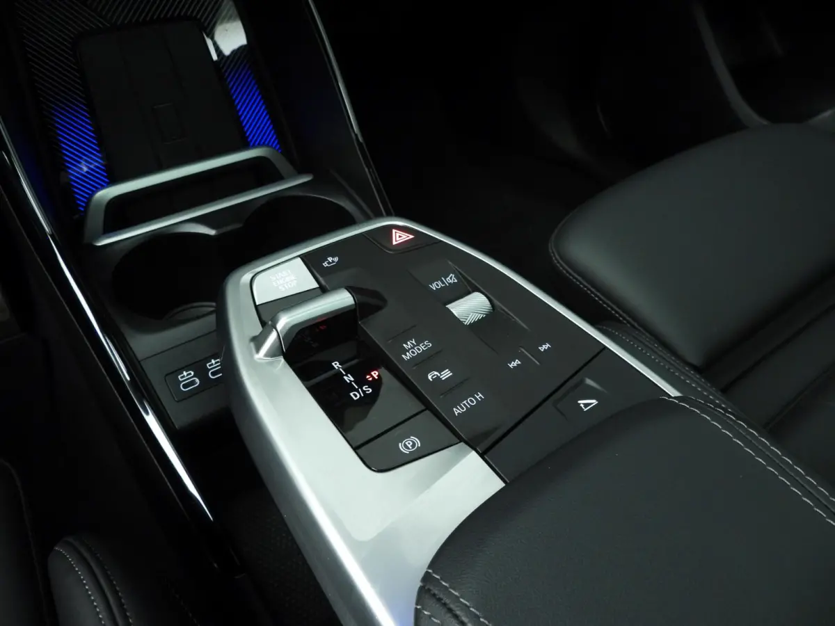 218i | M-Sportpakket  | LED | Navigatie | Panoramadak | Stoelverwarming | Keyles go | DAB | Alu 19 inch