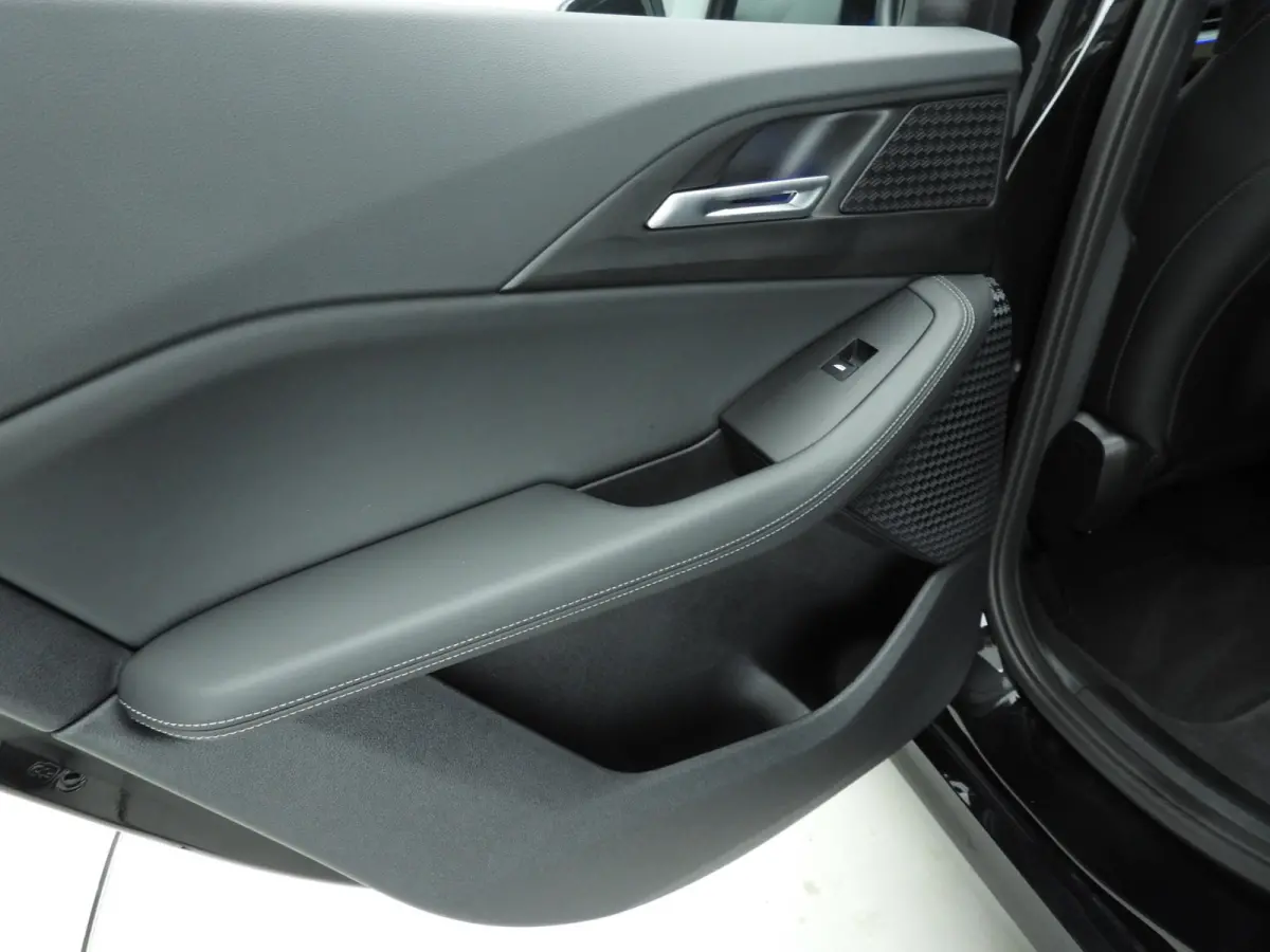 218i | M-Sportpakket  | LED | Navigatie | Panoramadak | Stoelverwarming | Keyles go | DAB | Alu 19 inch