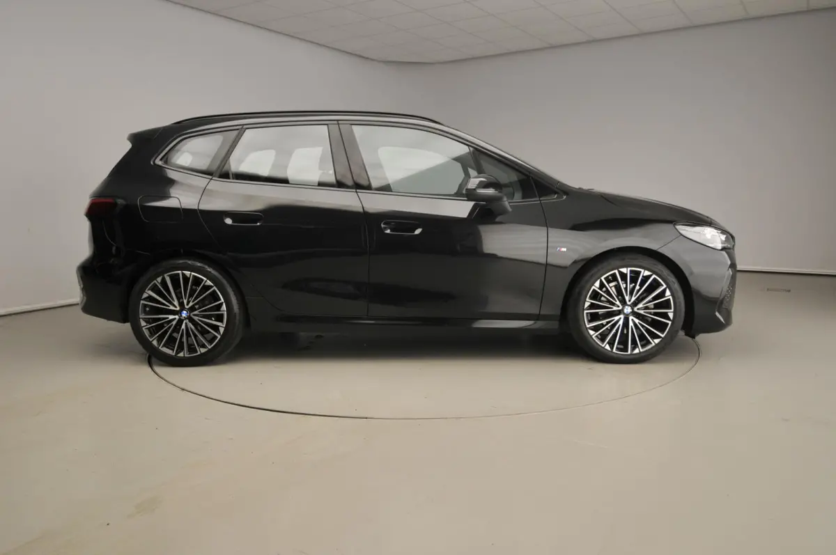 218i | M-Sportpakket  | LED | Navigatie | Panoramadak | Stoelverwarming | Keyles go | DAB | Alu 19 inch