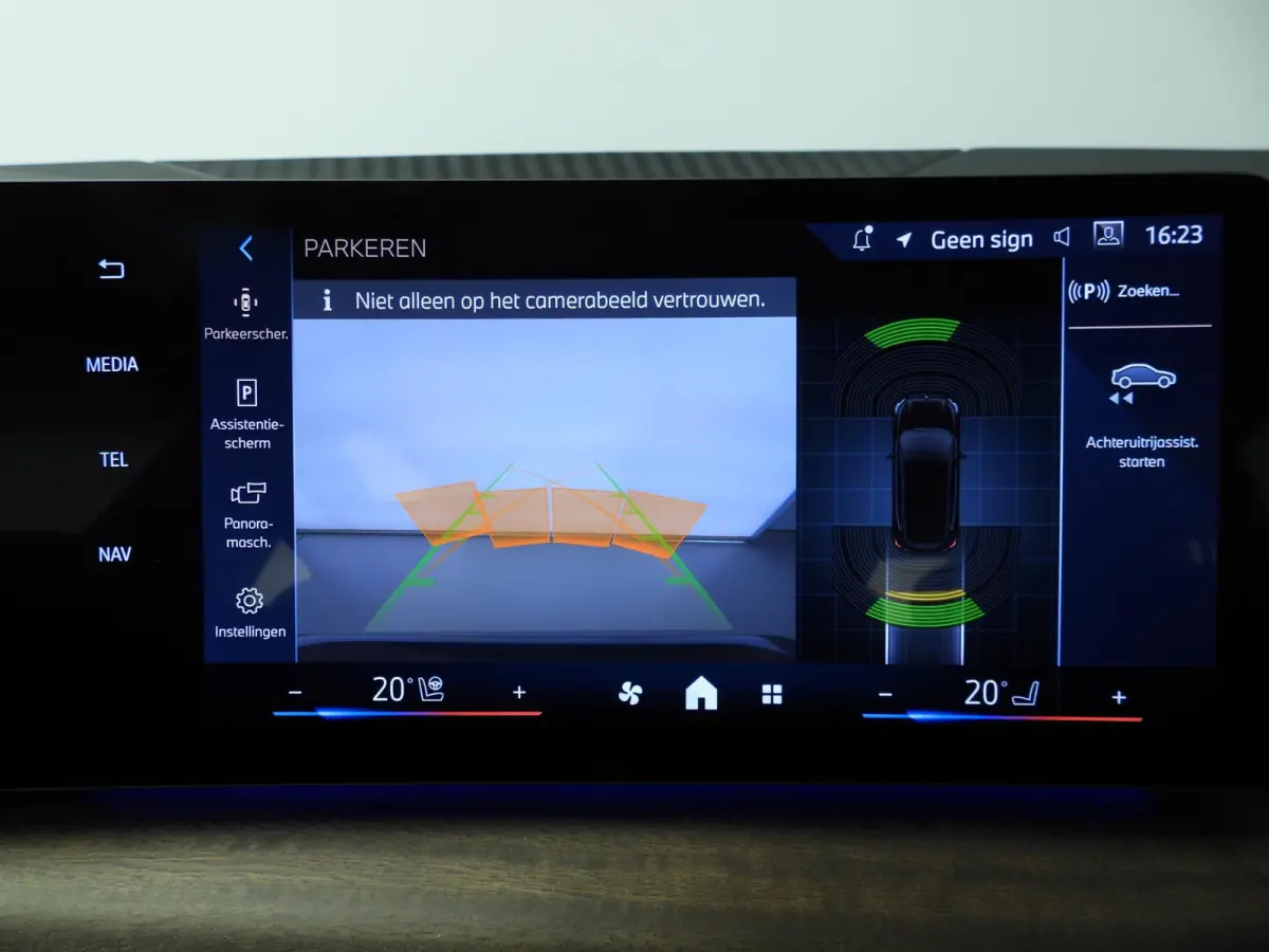 218i | M-Sportpakket  | LED | Navigatie | Panoramadak | Stoelverwarming | Keyles go | DAB | Alu 19 inch