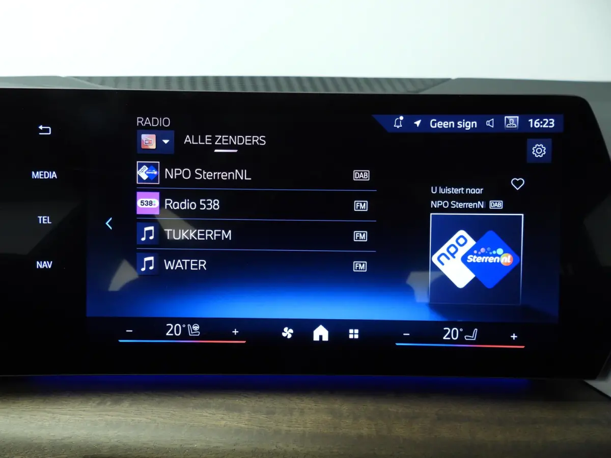 218i | M-Sportpakket  | LED | Navigatie | Panoramadak | Stoelverwarming | Keyles go | DAB | Alu 19 inch