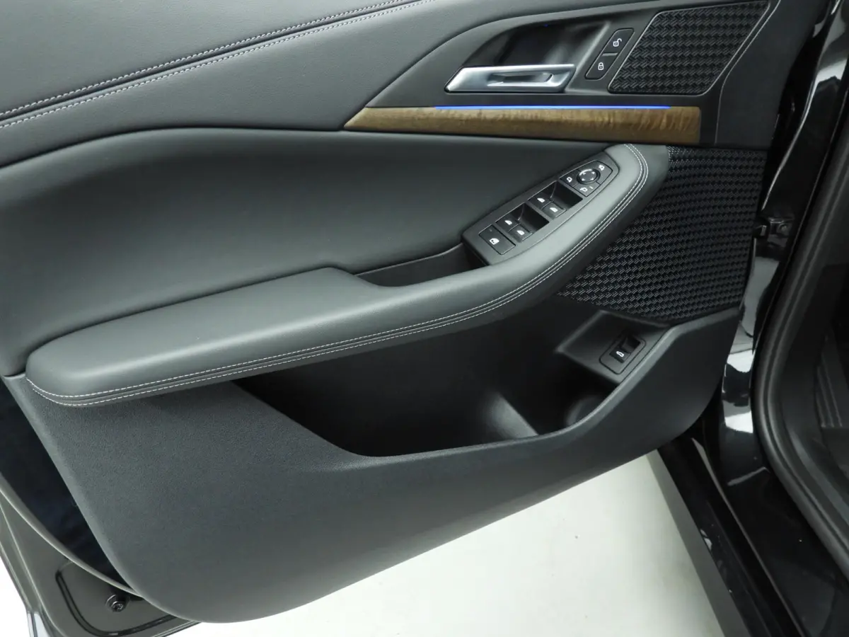 218i | M-Sportpakket  | LED | Navigatie | Panoramadak | Stoelverwarming | Keyles go | DAB | Alu 19 inch