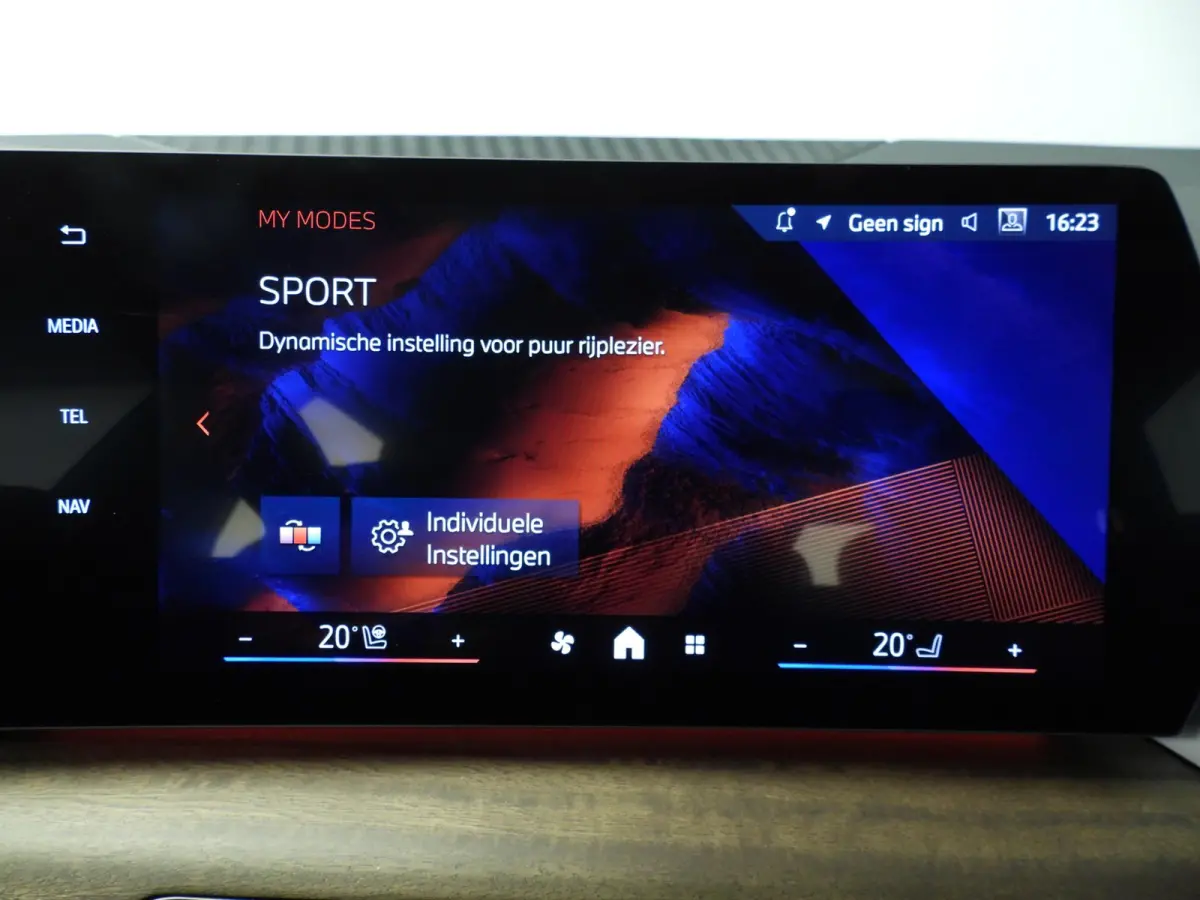 218i | M-Sportpakket  | LED | Navigatie | Panoramadak | Stoelverwarming | Keyles go | DAB | Alu 19 inch