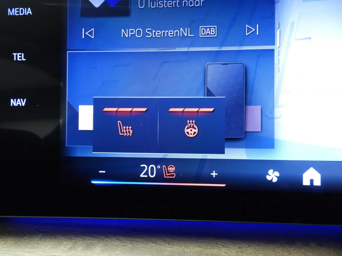 218i | M-Sportpakket  | LED | Navigatie | Panoramadak | Stoelverwarming | Keyles go | DAB | Alu 19 inch