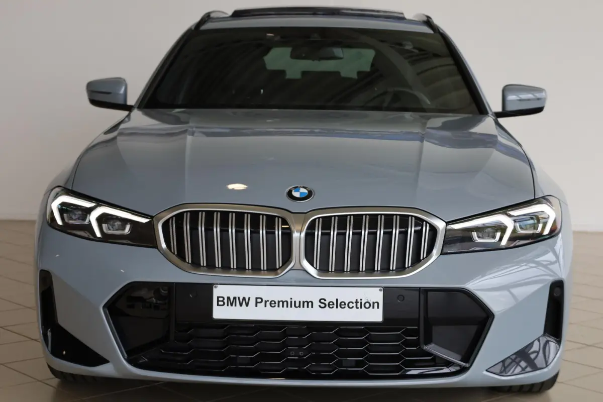 318i | M Sport | Glazen Panoramadak | Trekhaak Elektrisch | Leder | Camera | Stoelverwarming