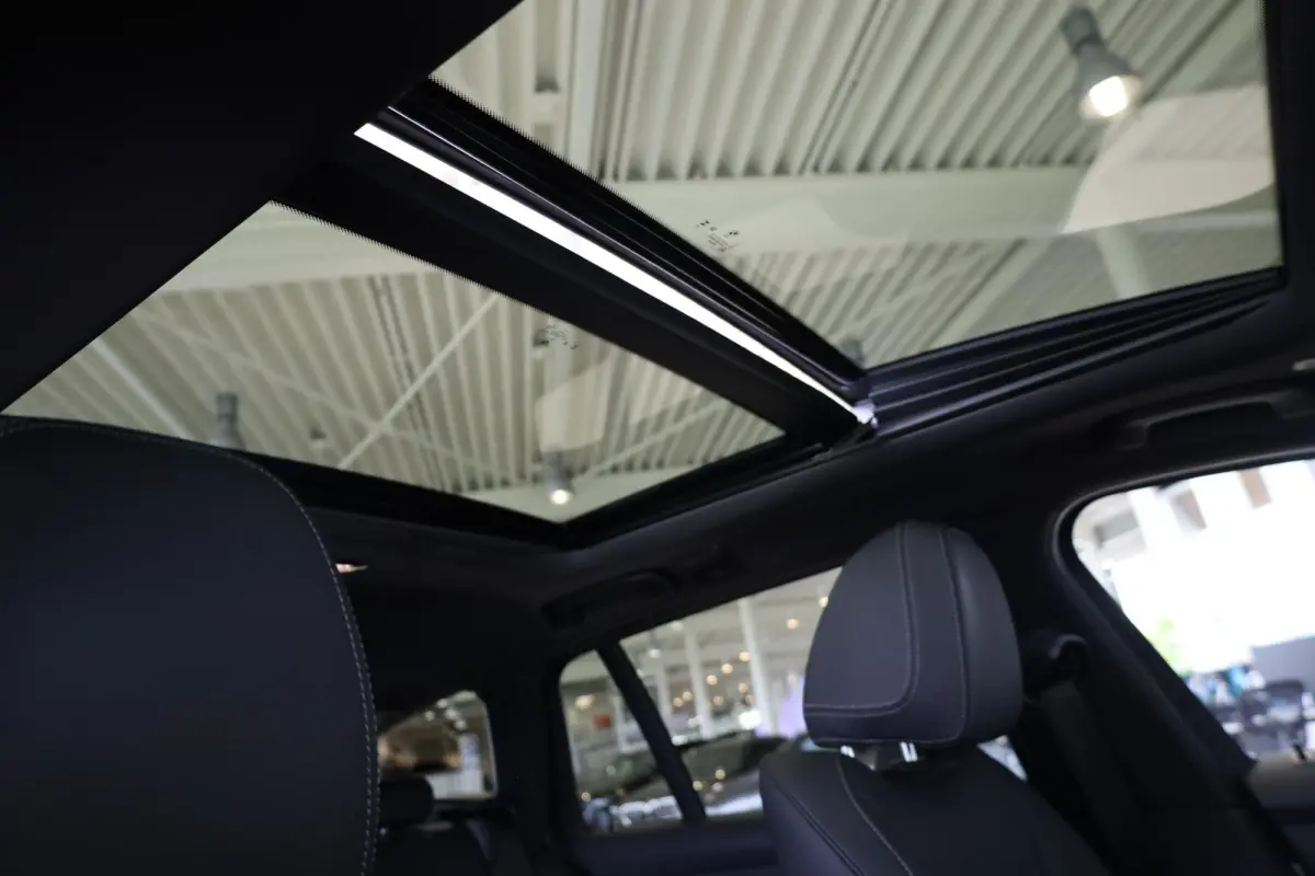 318i | M Sport | Glazen Panoramadak | Trekhaak Elektrisch | Leder | Camera | Stoelverwarming