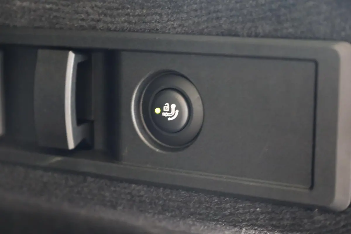 318i | M Sport | Glazen Panoramadak | Trekhaak Elektrisch | Leder | Camera | Stoelverwarming