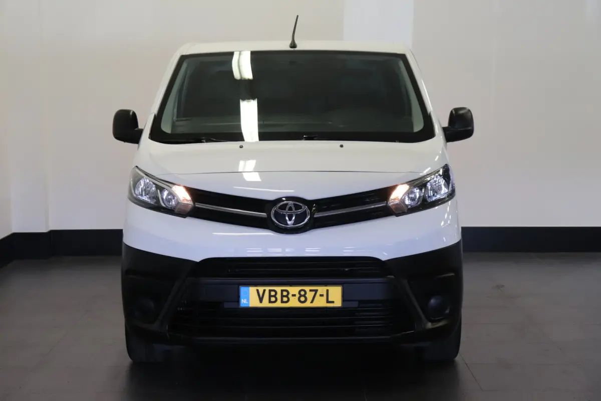 Compact 1.5 D-4D EURO 6 - Airco - Cruise - Trekhaak - €7.950, - MARGE