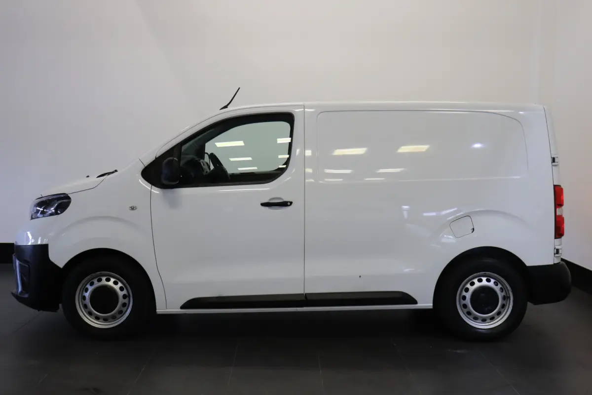 Compact 1.5 D-4D EURO 6 - Airco - Cruise - Trekhaak - €7.950, - MARGE