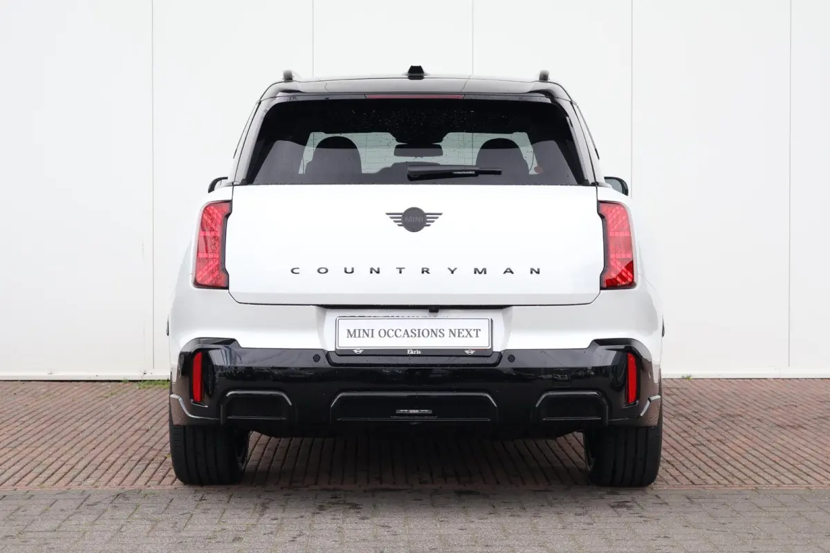 E John Cooper Works XL 66.5 kWh | SoH 100% | Comfort Access | Stuurwielrand verwarmd | Panoramadak | Harman-Kardon | Head-Up | Stoelverwarming | Trekhaak |