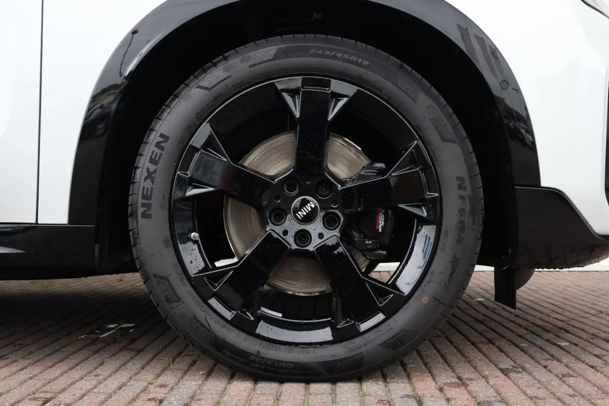 E John Cooper Works XL 66.5 kWh | SoH 100% | Comfort Access | Stuurwielrand verwarmd | Panoramadak | Harman-Kardon | Head-Up | Stoelverwarming | Trekhaak |