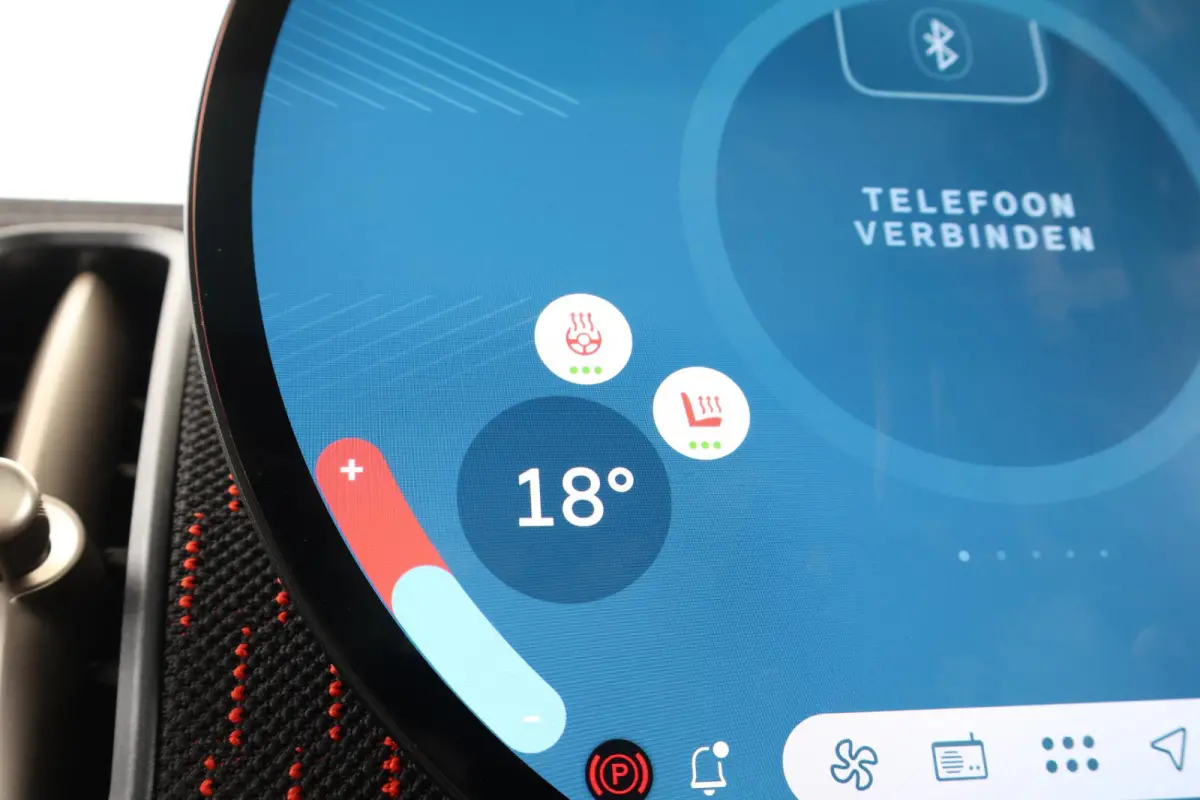 E John Cooper Works XL 66.5 kWh | SoH 100% | Comfort Access | Stuurwielrand verwarmd | Panoramadak | Harman-Kardon | Head-Up | Stoelverwarming | Trekhaak |