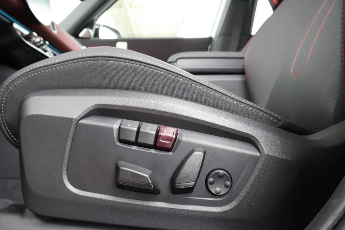 E John Cooper Works XL 66.5 kWh | SoH 100% | Comfort Access | Stuurwielrand verwarmd | Panoramadak | Harman-Kardon | Head-Up | Stoelverwarming | Trekhaak |