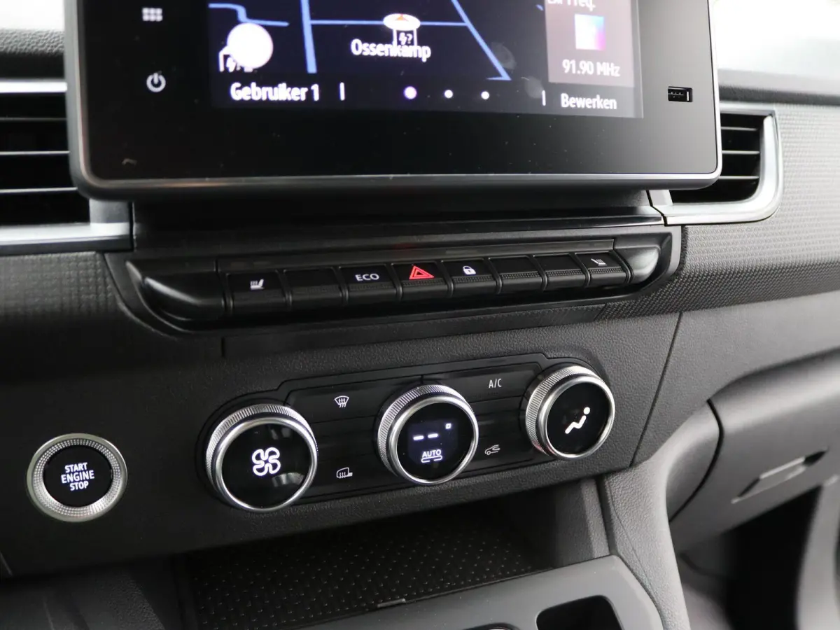 GB L2 E-Tech electric 120 pk advance | Navigatie | Parkeersensoren |