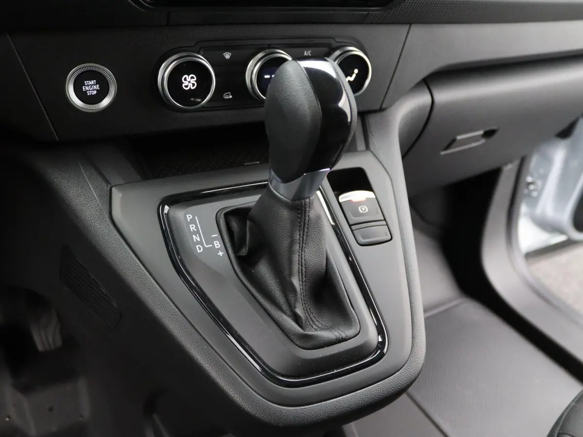 GB L2 E-Tech electric 120 pk advance | Navigatie | Parkeersensoren |