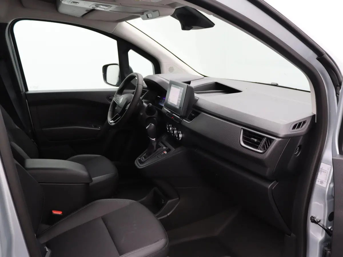 GB L2 E-Tech electric 120 pk advance | Navigatie | Parkeersensoren |