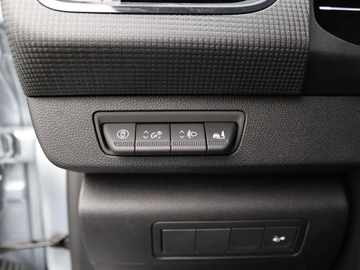 GB L2 E-Tech electric 120 pk advance | Navigatie | Parkeersensoren |