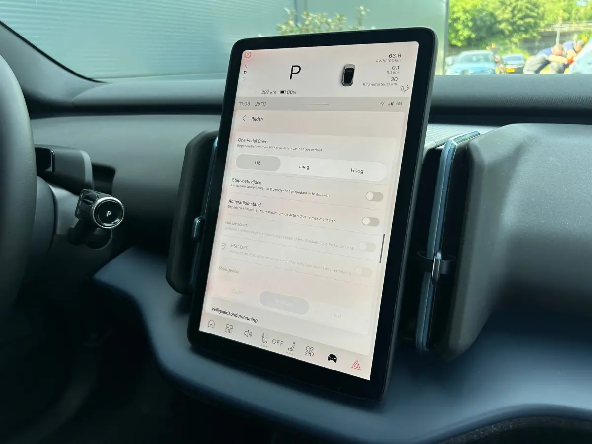 Single Motor Extended Range Plus Europa 69 kWh | Apple Carplay/Android Auto|telefoonintegratie premium | Draadloze telefoonlader | Elektrisch bedienbare achterklep