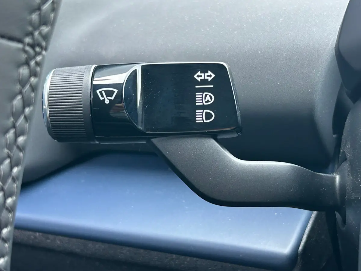 Single Motor Extended Range Plus Europa 69 kWh | Apple Carplay/Android Auto|telefoonintegratie premium | Draadloze telefoonlader | Elektrisch bedienbare achterklep