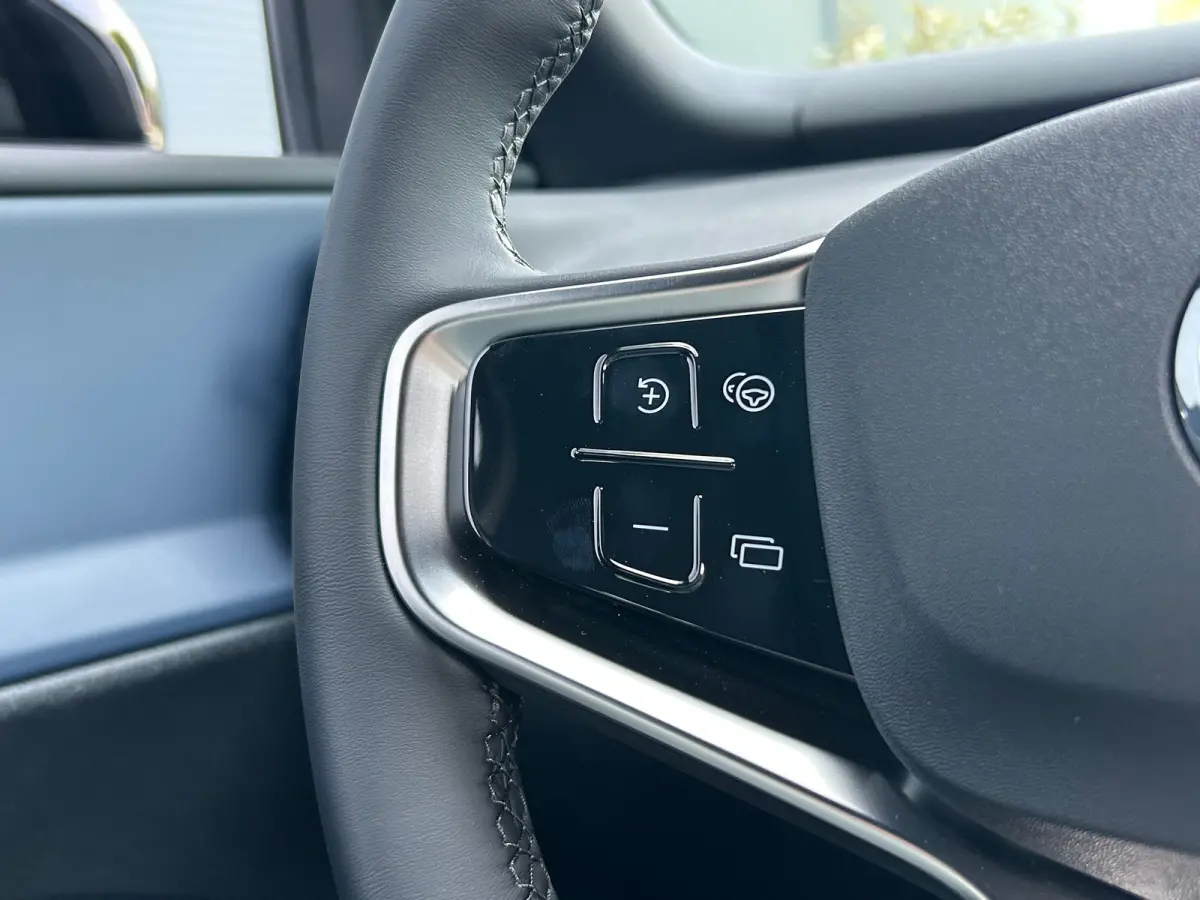 Single Motor Extended Range Plus Europa 69 kWh | Apple Carplay/Android Auto|telefoonintegratie premium | Draadloze telefoonlader | Elektrisch bedienbare achterklep