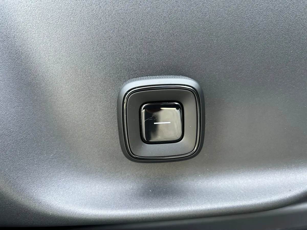 Single Motor Extended Range Plus Europa 69 kWh | Apple Carplay/Android Auto|telefoonintegratie premium | Draadloze telefoonlader | Elektrisch bedienbare achterklep