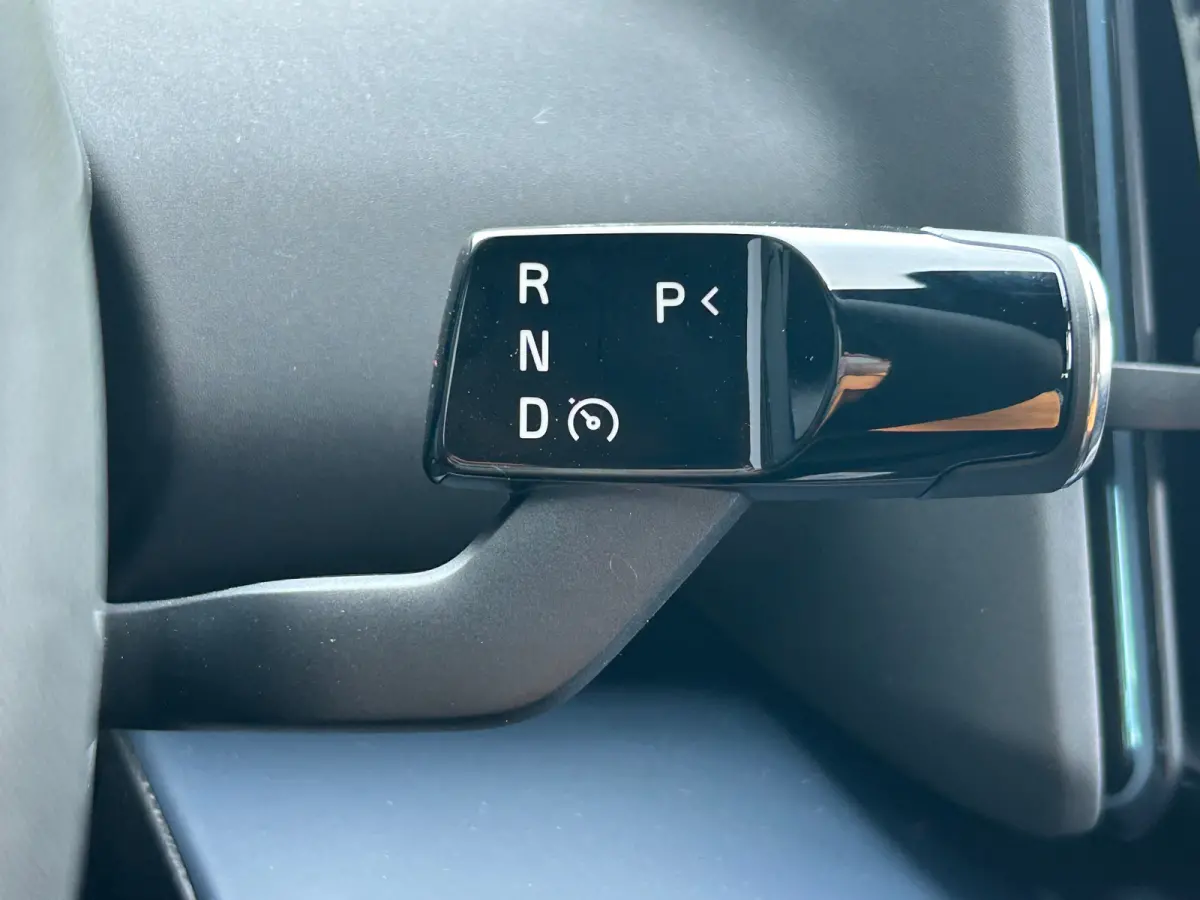 Single Motor Extended Range Plus Europa 69 kWh | Apple Carplay/Android Auto|telefoonintegratie premium | Draadloze telefoonlader | Elektrisch bedienbare achterklep