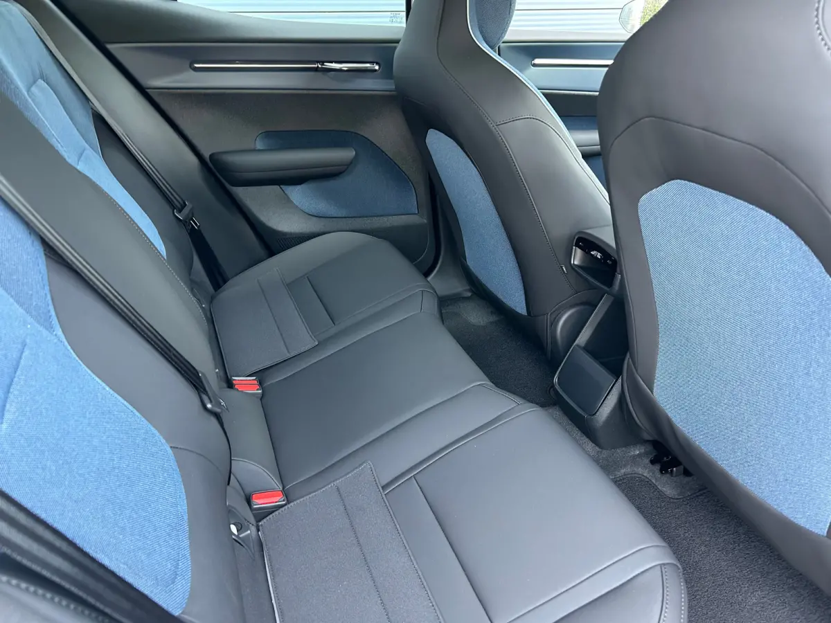 Single Motor Extended Range Plus Europa 69 kWh | Apple Carplay/Android Auto|telefoonintegratie premium | Draadloze telefoonlader | Elektrisch bedienbare achterklep