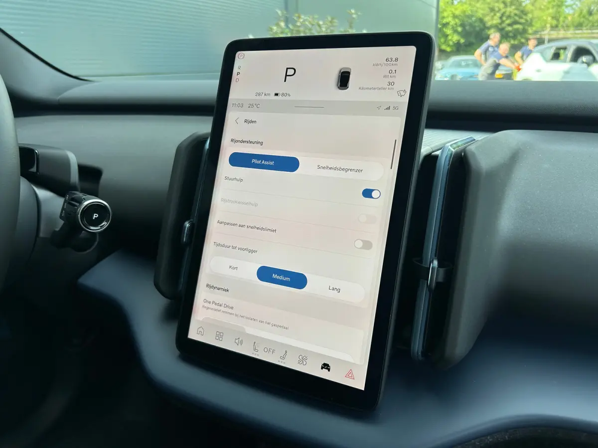 Single Motor Extended Range Plus Europa 69 kWh | Apple Carplay/Android Auto|telefoonintegratie premium | Draadloze telefoonlader | Elektrisch bedienbare achterklep