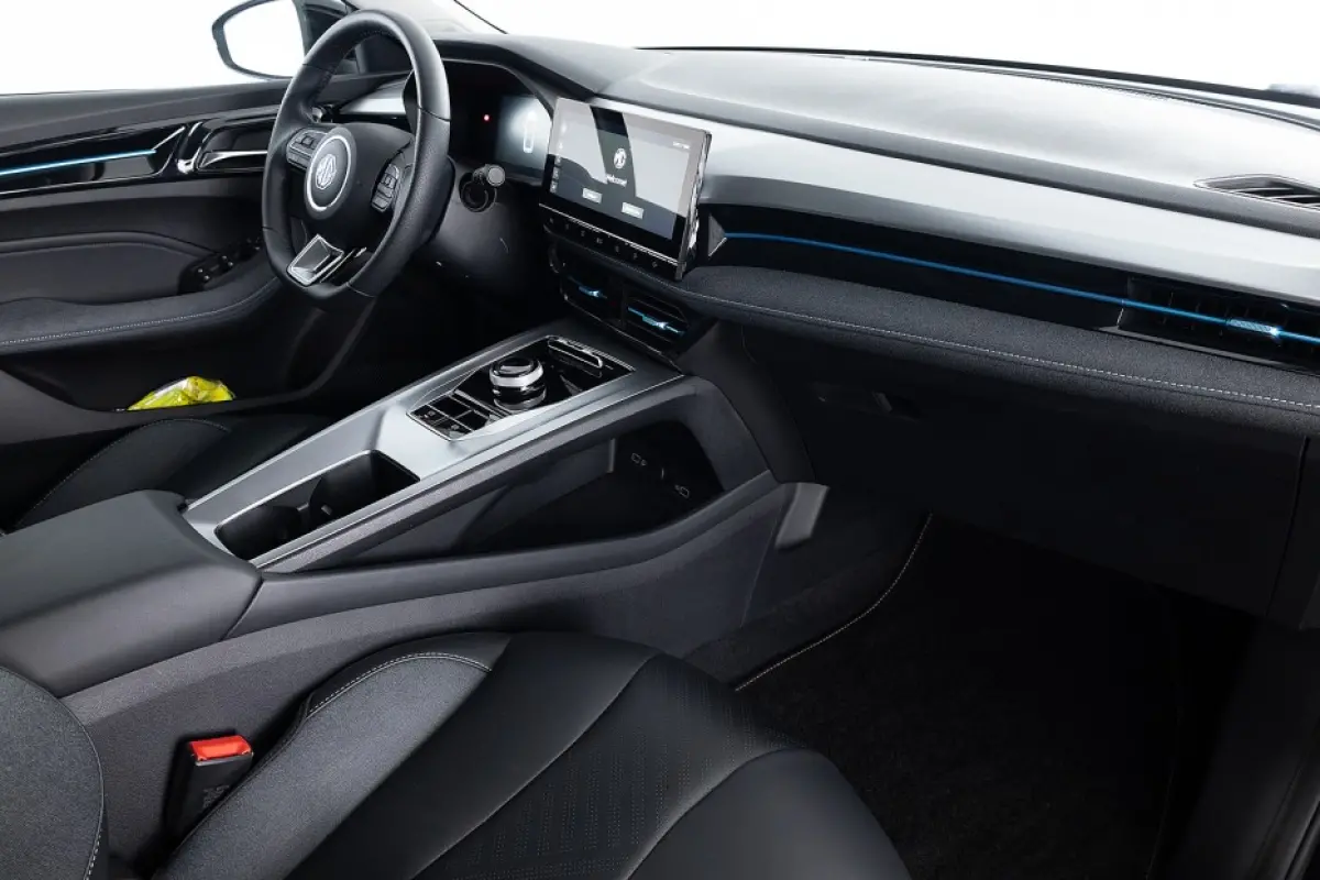 MG5 Standard Range Luxury 50kWh EV | LEDER | NAVI | FULL LED | SOH: 89,7% |