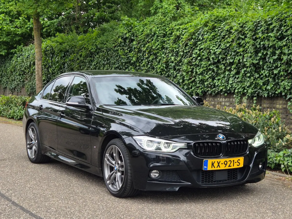 330e M Sport Apple CarPlay Adaptieve Cruise Control Elek. Stoelen NAP TOP onderhouden 330e High Executive