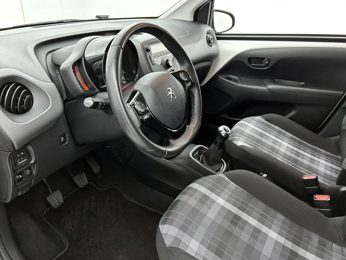 1.0 e-VTi Active | LM VELGEN | DEALER ONDERHOUDEN | ELEKTR. SPIEGELS + RAMEN | AIRCO | BLUETOOTH