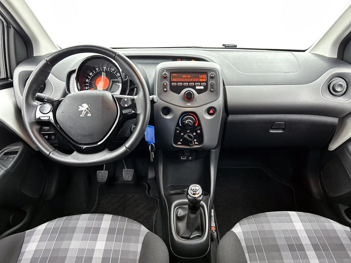 1.0 e-VTi Active | LM VELGEN | DEALER ONDERHOUDEN | ELEKTR. SPIEGELS + RAMEN | AIRCO | BLUETOOTH