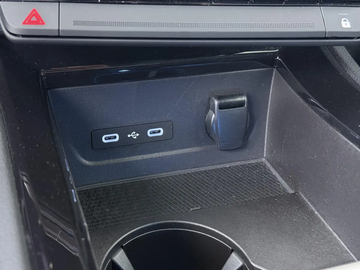 techno E-Tech full hybrid 200 | SoH 94% | Parkeercamera | Google Navigatie |