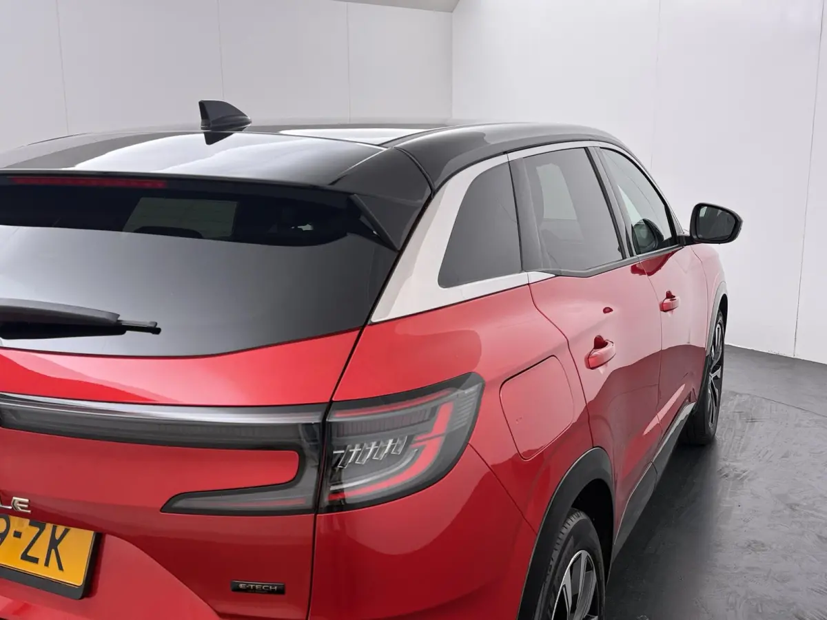 techno E-Tech full hybrid 200 | SoH 94% | Parkeercamera | Google Navigatie |