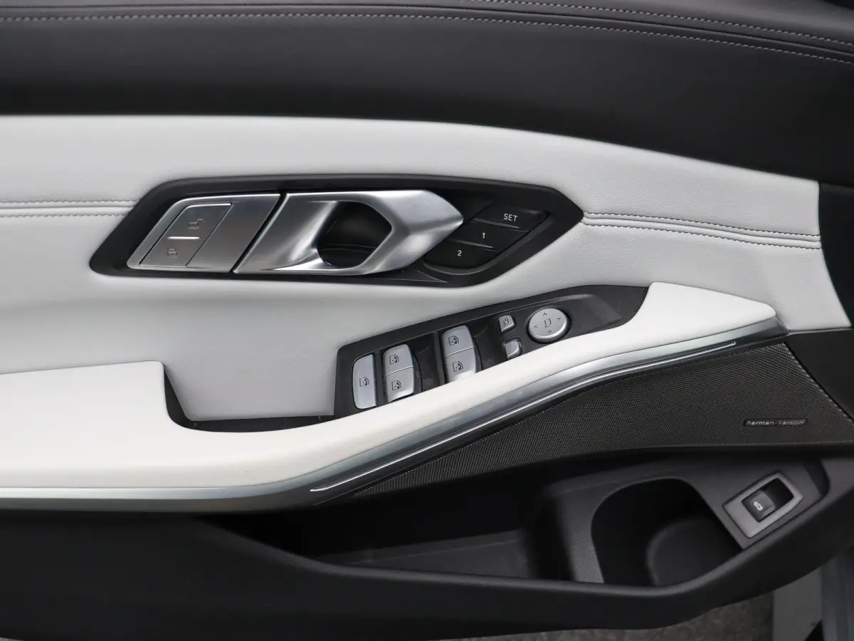 M3 xDrive Competition Innovation Pack | Stuurwielrand Verwarmd | Elektrisch Verstelbare Stoelen | Driving Assistant Professional | Harman Kardon | 19/20''