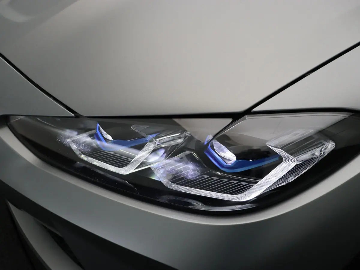 M3 xDrive Competition Innovation Pack | Stuurwielrand Verwarmd | Elektrisch Verstelbare Stoelen | Driving Assistant Professional | Harman Kardon | 19/20''