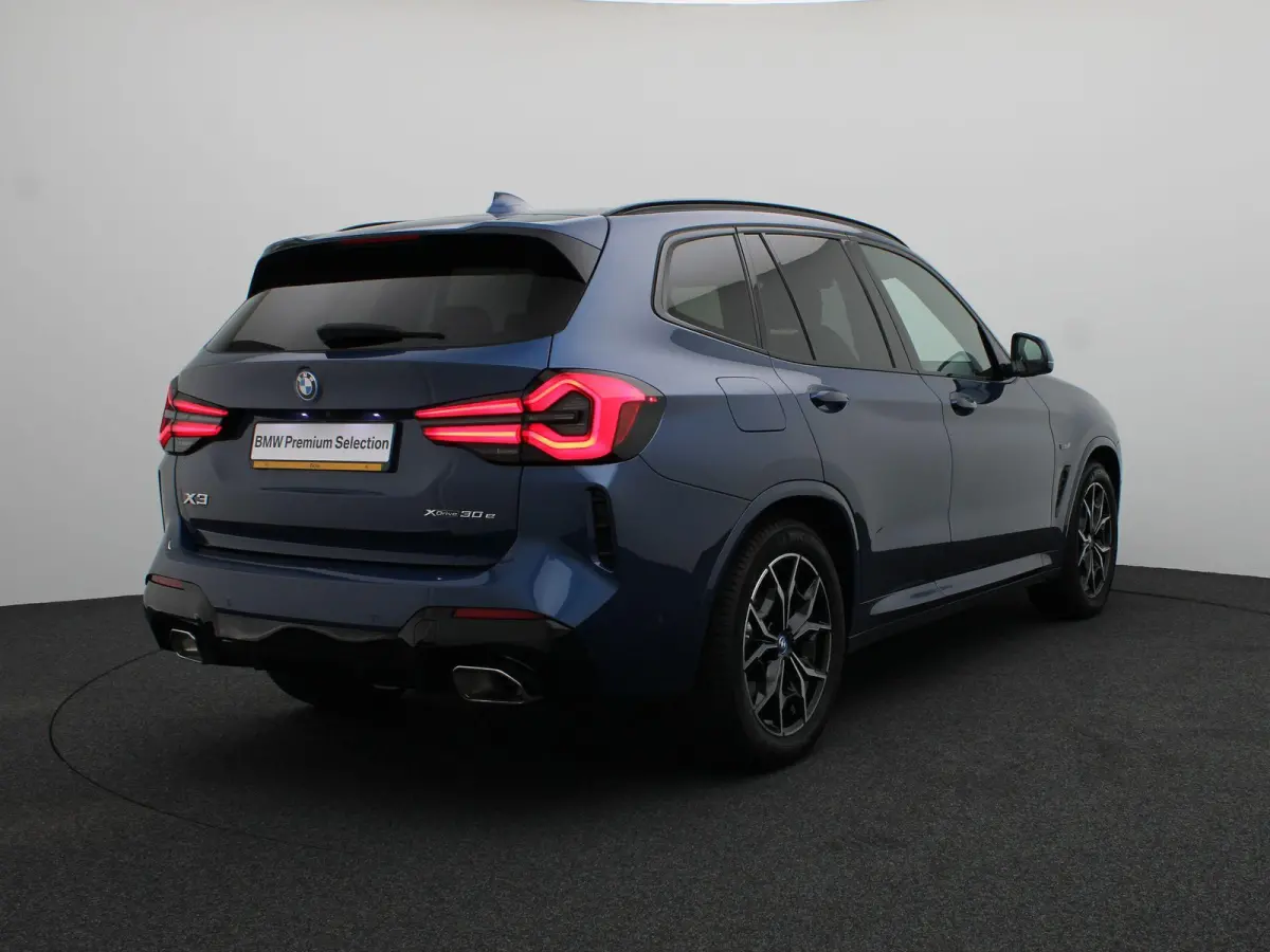 xDrive30e M Sportpakket | SoH 92% | Trekhaak | Panoramadak | Driving Assistant | 19''